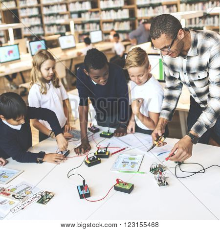Electronic Experiment Observation Physics Study Concept