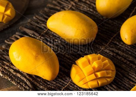 Raw Organic Yellow Mangos