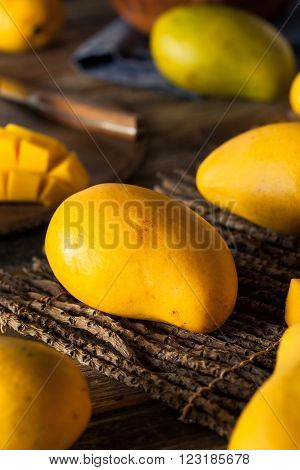 Raw Organic Yellow Mangos
