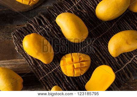 Raw Organic Yellow Mangos