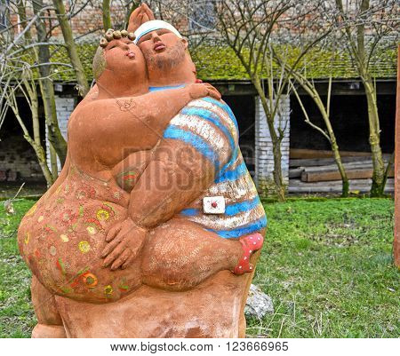 The sculpture of a young corpulent couple in dance.
KIKINDA - February 03; TERRA CERAMICA GALERIA OUTDOORS; SCULPTURE