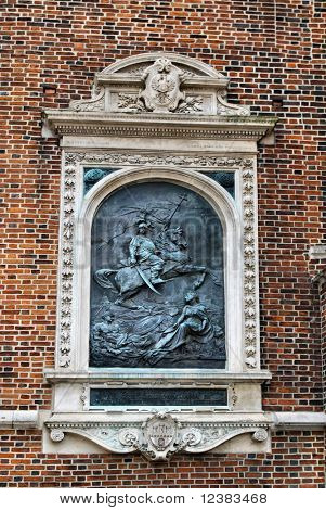 Plaque dédiée à Jean III Sobieski, datant de 1883 dans le mur de l'église de St Mary à Cracovie,  