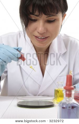 Femmina chimico o scienziato