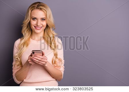 Photo Of Pretty Lady Holding Telephone In Arms Addicted To Instagram Feednews Wear Casual Pullover I