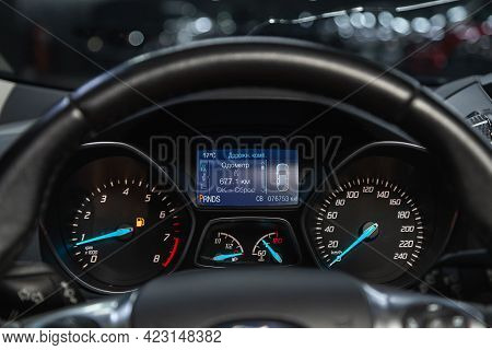 Novosibirsk, Russia - June 08, 2021: Ford Kuga, Speedometer, Tachometer And Steering Wheel
Speedomet