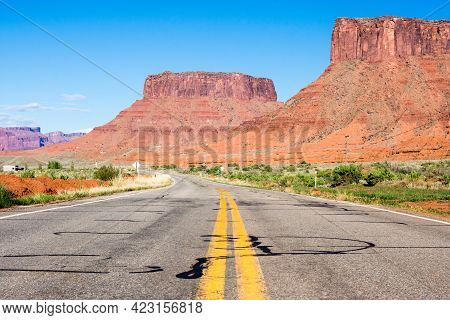 Scenic State Route 128 Leading To Castle Valley - Utah, Usa