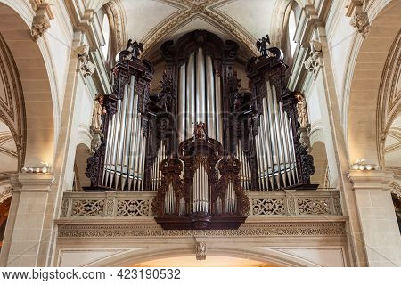 Luzern, Switzerland - July 11, 2019: Church Of St. Leodegar Or Hofkirche St. Leodegar Is A Roman Cat