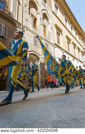 Siena, Italy - June 16, 2013: Competitions Of The Flag Wavers And The Parade Of The Districts, Tartu
