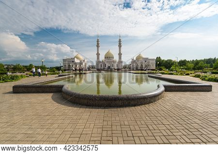 Bulgar, Russia - July 19, 2018: White Mosque In The City Of Bulgar In Republic Of Tatarstan, Russia