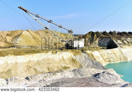 Largest Walking Dragline Excavator In The Chalk Quarry. Big Muskie In Open Pit Mining. Mining Dragli