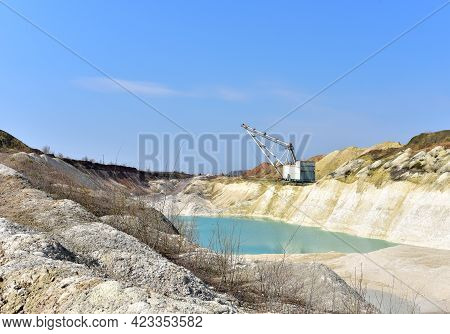Largest Walking Dragline Excavator In The Chalk Quarry. Big Muskie In Open Pit Mining. Mining Dragli