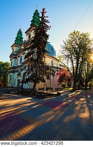 Ternopil, Ukraine-may 12, 2021:picturesque Morning View Of The Cathedral Of The Immaculate Conceptio
