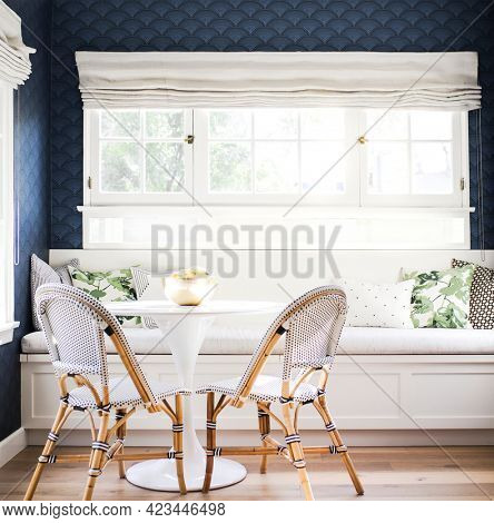 Bright white dinette house decor