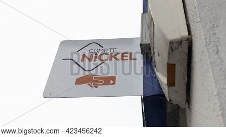 Toulouse , Occitanie France - 06 06 2021 : Compte Nickel Logo Sign And Brand Text Store Office Frenc