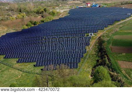 Solar Panel Produces Green, Environmentaly Friendly Energy