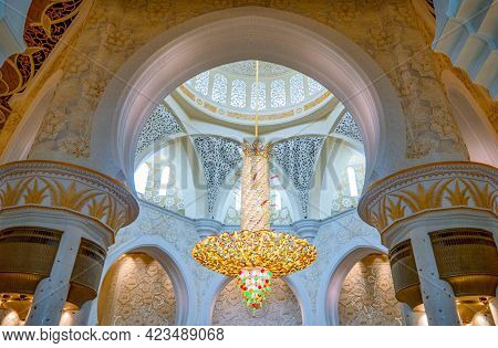 Abu Dhabi, United Arab Emirates - May 17, 2018: The Crystal Chandeliers Inside The  Sheick Zayed Gra