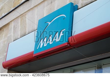 Toulouse , Occitanie France - 06 06 2021 : Maaf Logo Brand And Sign Text On Office Insurances Agency