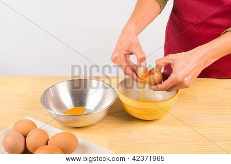 Halkeamat Egg