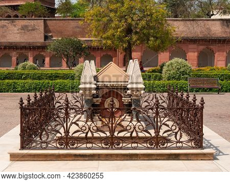 Agra, India - March, 28, 2019 Grave Of John Russell Colvin, A British Administrator At Red Fort