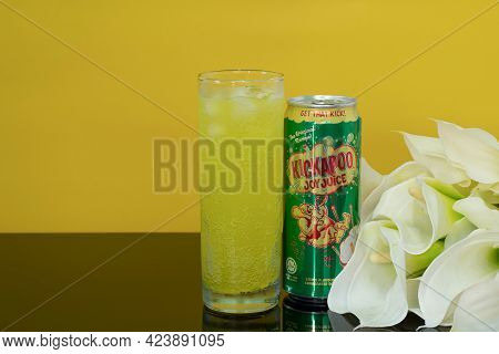 Selangor, Malaysia: June 16, 2021 - A Glass Of Citrus Flavoured Carbonated Drink Beside The Can For 