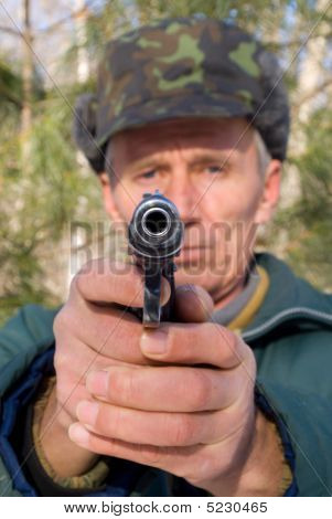 Man met pistool