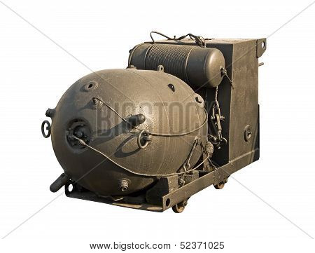 Large naval mine