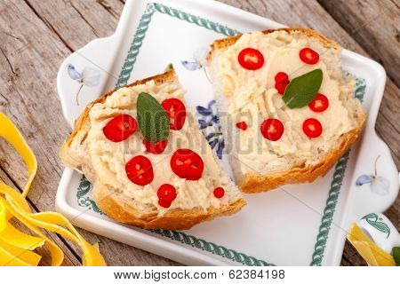 Crostini Beans Puree