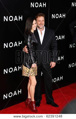 NEW YORK-MAR 26: Actress Jennifer Connolly and Russell Crowe (R) attend the premiere of 