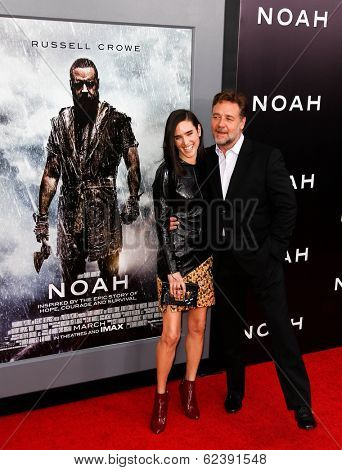 NEW YORK-MAR 26: Actress Jennifer Connelly (L) and Russell Crowe attend the premiere of 