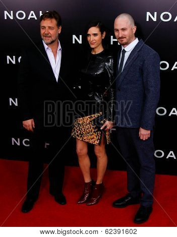 NEW YORK-MAR 26: (L-R) Actors Russell Crowe, Jennifer Connelly and director Darren Aronofsky attend the premiere of 