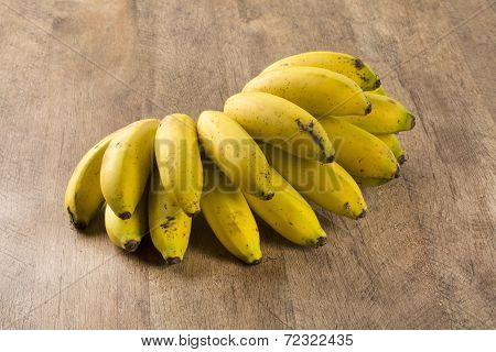 A banch of gold bananas