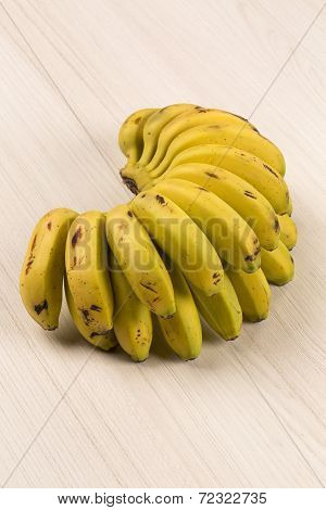 A banch of gold bananas