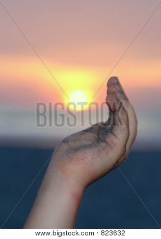 손과 태양