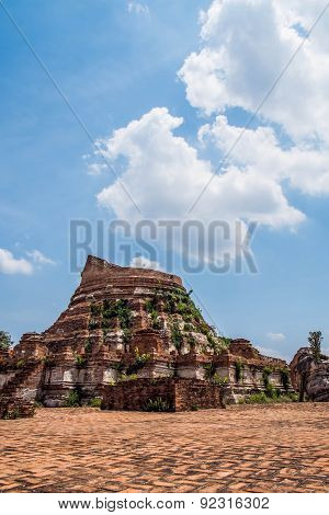 Broken ancient Thai architecture pagoda in Ayutthaya, Thailand