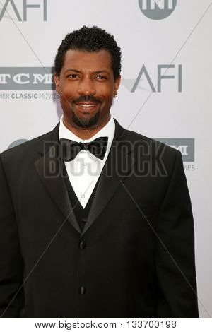 LOS ANGELES - JUN 9:  Deon Cole at the American Film Institute 44th Life Achievement Award Gala Tribute to John Williams at the Dolby Theater on June 9, 2016 in Los Angeles, CA