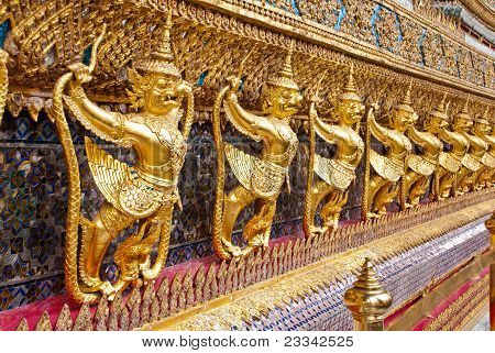 Garuda en el Gran Palacio de Bangkok de Tailandia.