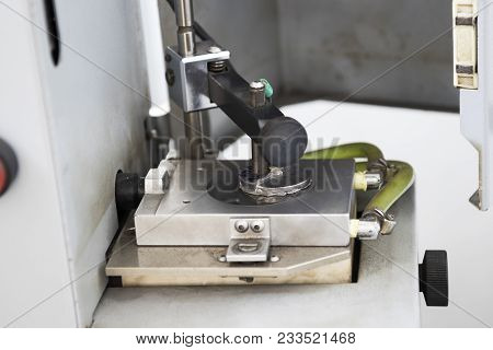 The Emission Spectrometer For Chemical Compostion Analysis