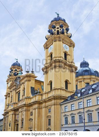 Ордена церковь - Theatinerkirche