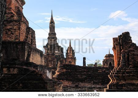 Wat Mahathat Is A Temple In Sukhothai Town Since Ancient Times. And Is The Temple Of Sukhothai Kingd
