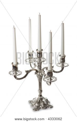 Candelabro de plata aislado