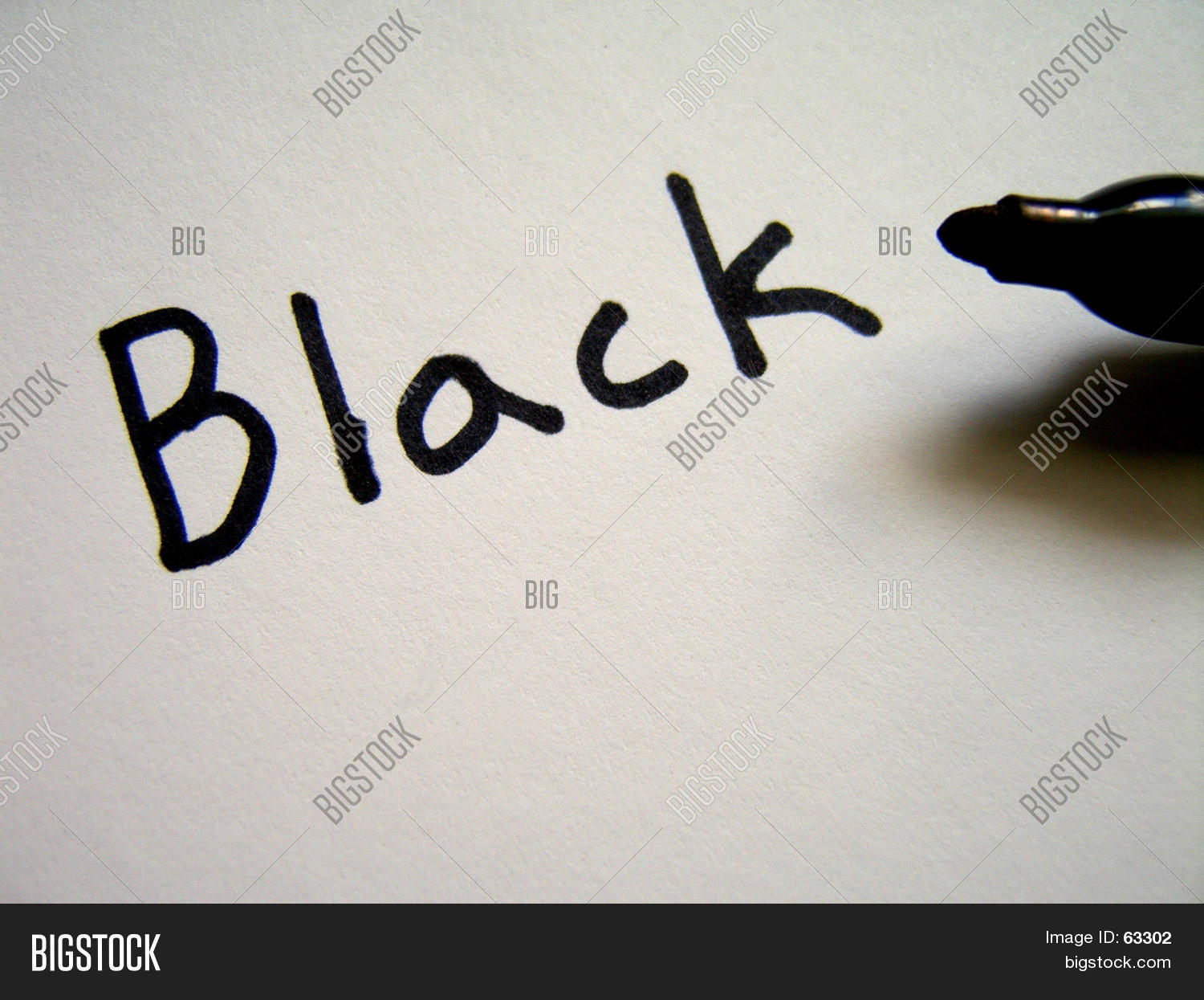 Черный текст. Как будет слово черный. Black word. Картинки с надписью black. Чёрно-белые слова.
