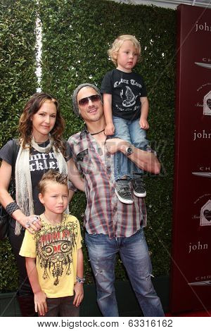 LOS ANGELES - APR 13:  Brett Scallions at the John Varvatos 11th Annual Stuart House Benefit at  John Varvatos Boutique on April 13, 2014 in West Hollywood, CA