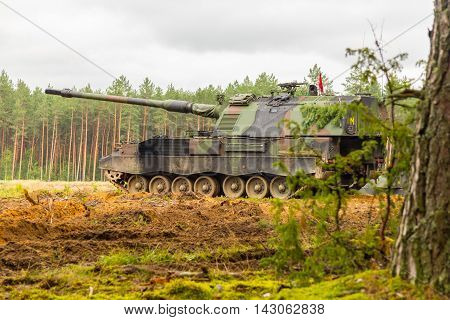 german self propelled howitzer on a battlefield