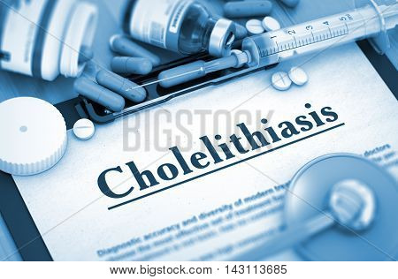 Diagnosis - Cholelithiasis On Background of Medicaments Composition - Pills, Injections and Syringe. 3D.