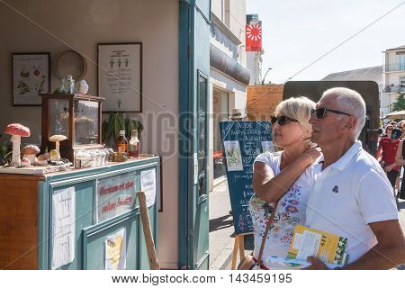 Reproduction Of A Traveling Pharmacy With Pharmacist