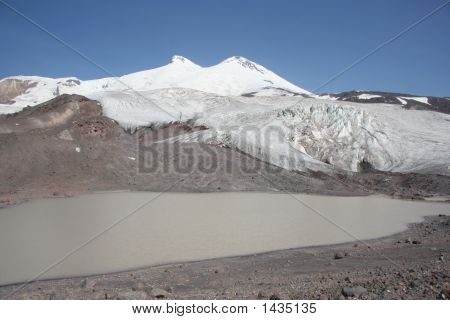 Tó, hegy Elbrus