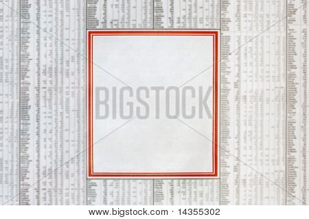 Annonce dans les journaux classés vide, au milieu d'une page financière.  Bordure rouge.