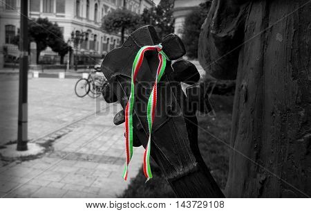 Hungarian flag on the guitar. The statue of Cseh Tamás by István Majoros.