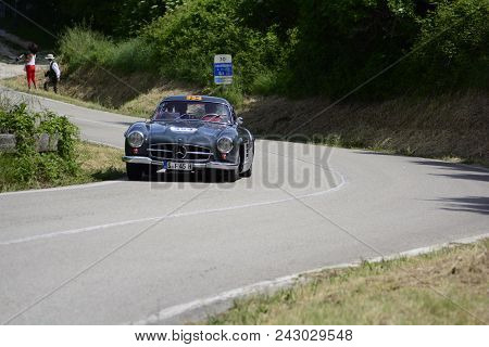 Pesaro Coole San Bartolo , Italy - May 17 - 2018 : Mercedes-benz 300 Sl CoupÉ (w198) 1955 On An Old 