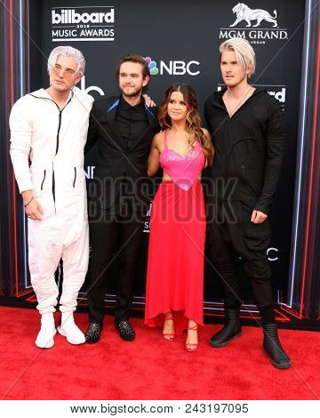 LAS VEGAS - MAY 20:  Michael Trewartha, Zedd, Maren Morris, Kyle Trewartha at the 2018 Billboard Music Awards at MGM Grand Garden Arena on May 20, 2018 in Las Vegas, NV